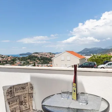 아파트먼트 프란카 아파트 *